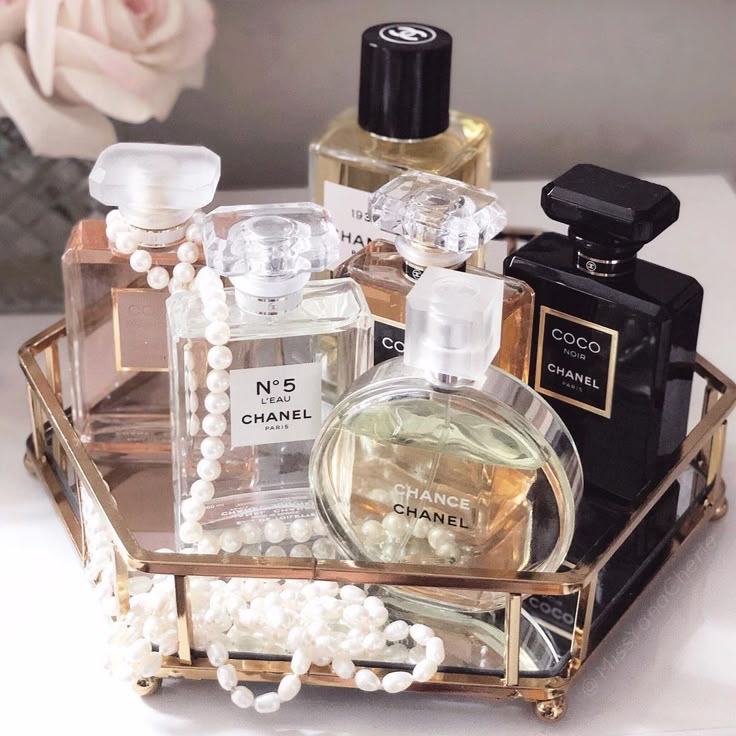 Chanel perfume testers – classic elegance in every drop, for men and women.