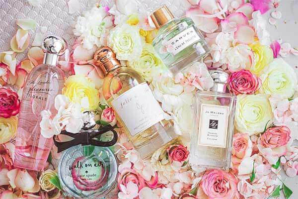 Women’s designer perfumes – a collection of luxury fragrances from renowned brands.