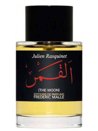 Powerful oud with dark fruit and smoke